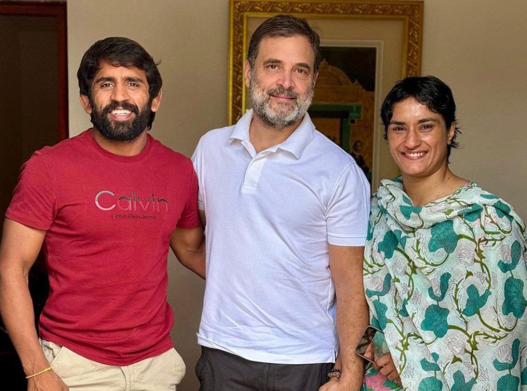 rahul-gandhi-with-vinesh-and-bajrang