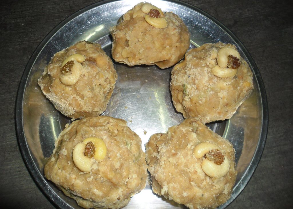 tirpuati-laddu