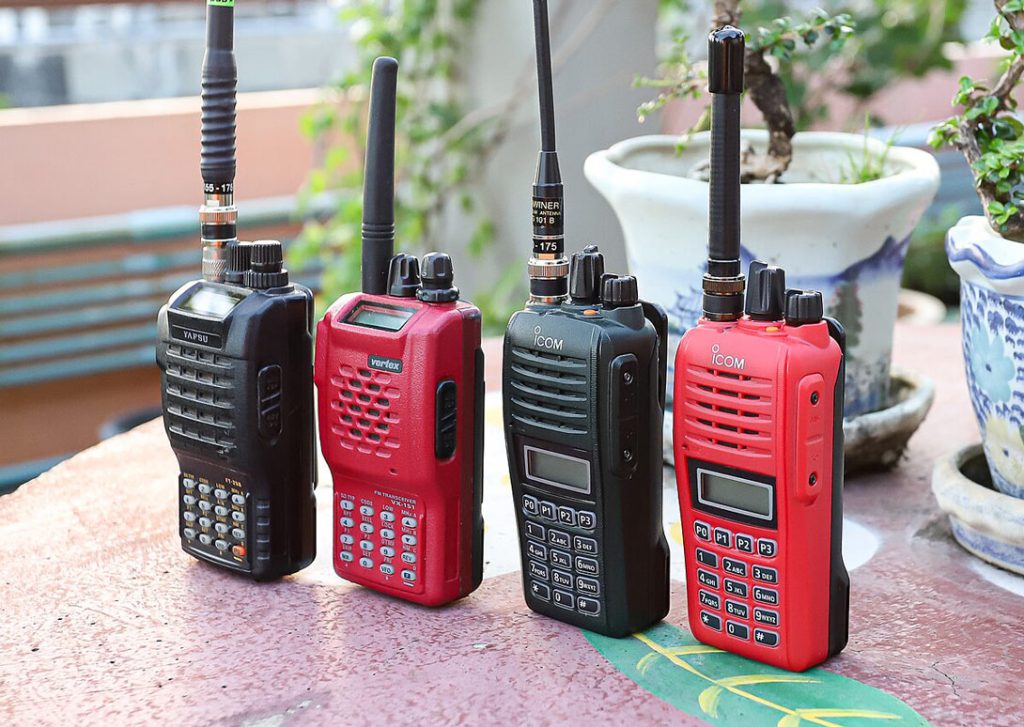 walkie-talkie-by-icom