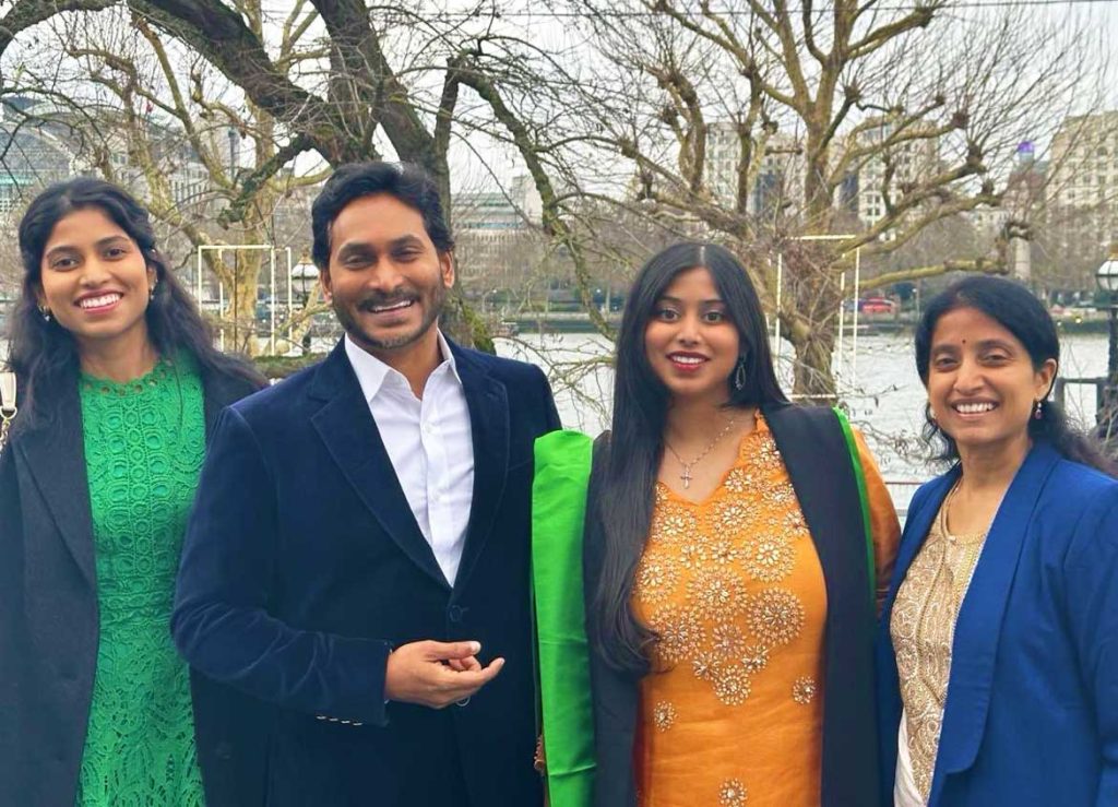 Jagan-with-his-daughters-in-London